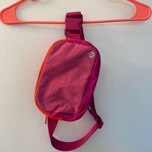 Lululemon Everywhere Belt Bag